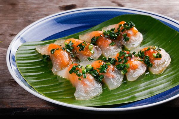 Raviolis vietnamiens au tapioca, à la crevette et au porc – Bánh bột lọc trần